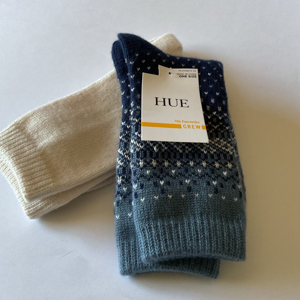 HUE WOMENS 2 PAIR PACK MY FAVORITE CREW SOCKS FAIR ISLE BLUE IVORY SOLID OS NWT